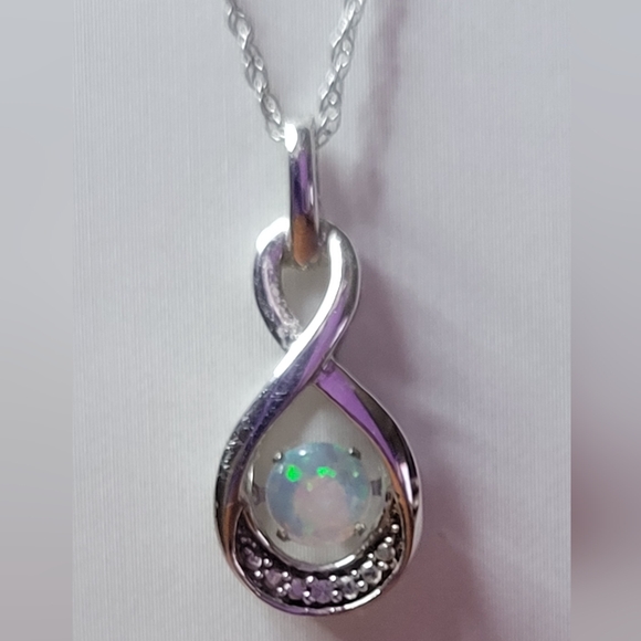 Simply Stunning Pulse Opal and Sterling Silver (925) Necklace - Picture 2 of 10